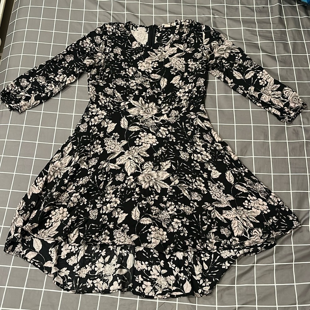 FOREVER 21 Black Dress w/ pink floral print. Size S.